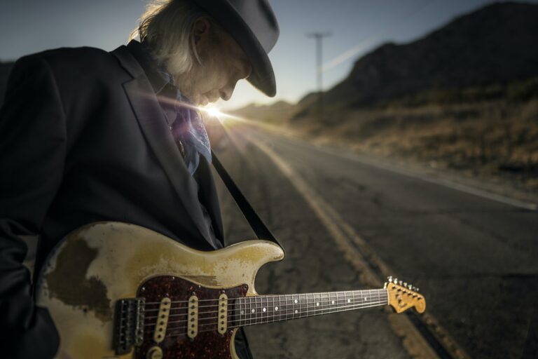 1._dave_alvin_photo_credt_joe_murray